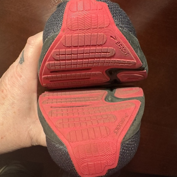 Womens Brooks Ghost Max Running Shoe Size 7.5, Black - Picture 8 of 11